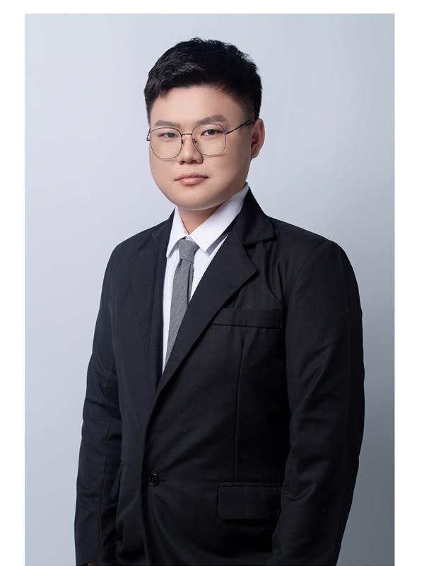 大强老师职业照